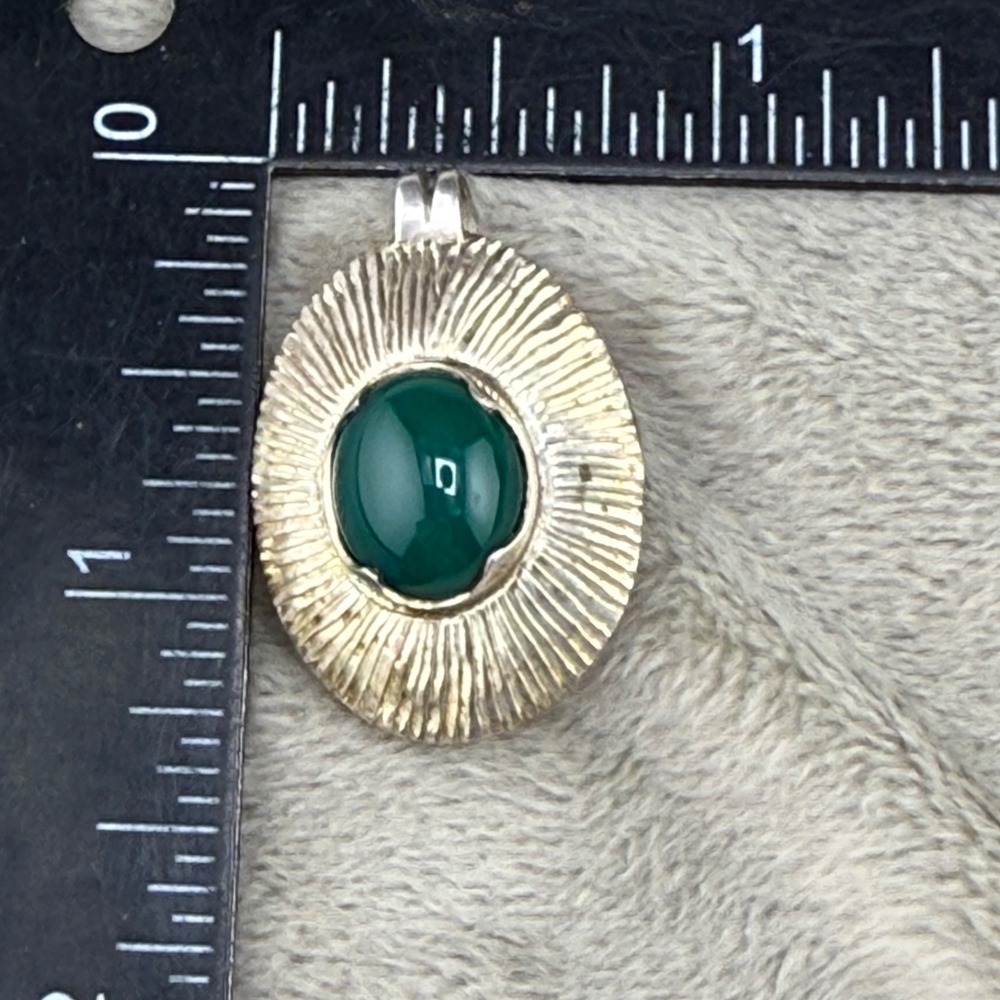 Vintage Sterling Silver Pendant Green Center Signed - Picture 6 of 11